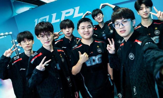 一步佐证他 一步佐证他